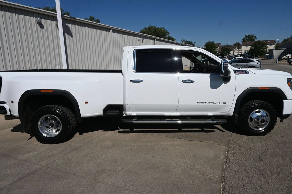 Used 2023 GMC Sierra 3500 Denali w/ Technology Package AWD/4WD image 10