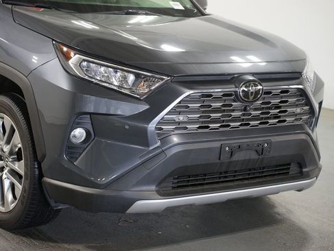 Used 2019 Toyota RAV4 Limited w/ Advanced Technology Package AWD/4WD image 4
