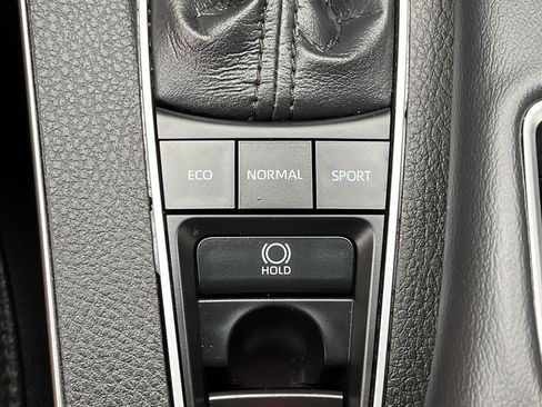 Used 2020 Toyota Avalon XLE w/ Carpet Mat Package FWD image 15