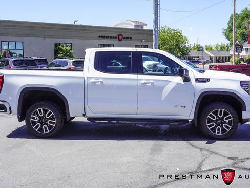 Used 2024 GMC Sierra 1500 AT4 w/ Technology Package AWD/4WD image 28