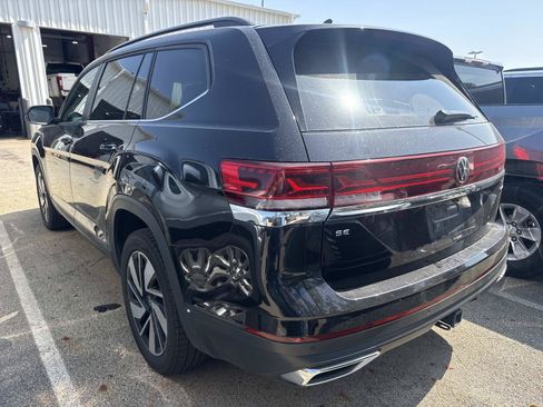 Used 2024 Volkswagen Atlas SE AWD/4WD image 9