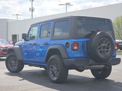 Used 2024 Jeep Wrangler Unlimited Sport AWD/4WD image 17