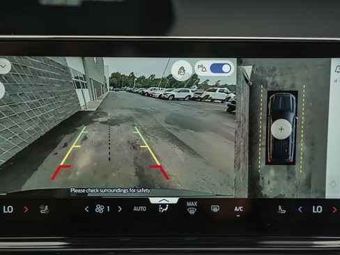 Used 2025 Ford Expedition Active AWD/4WD image 57