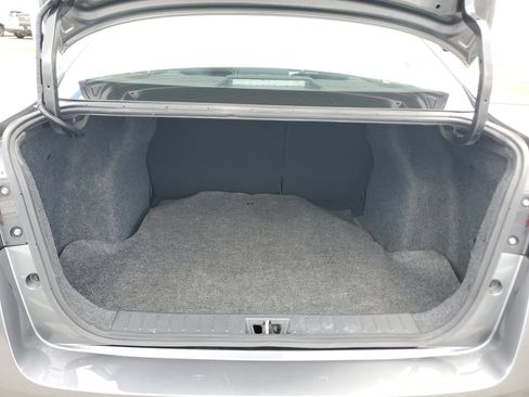 Used 2025 Nissan Versa SV image 28