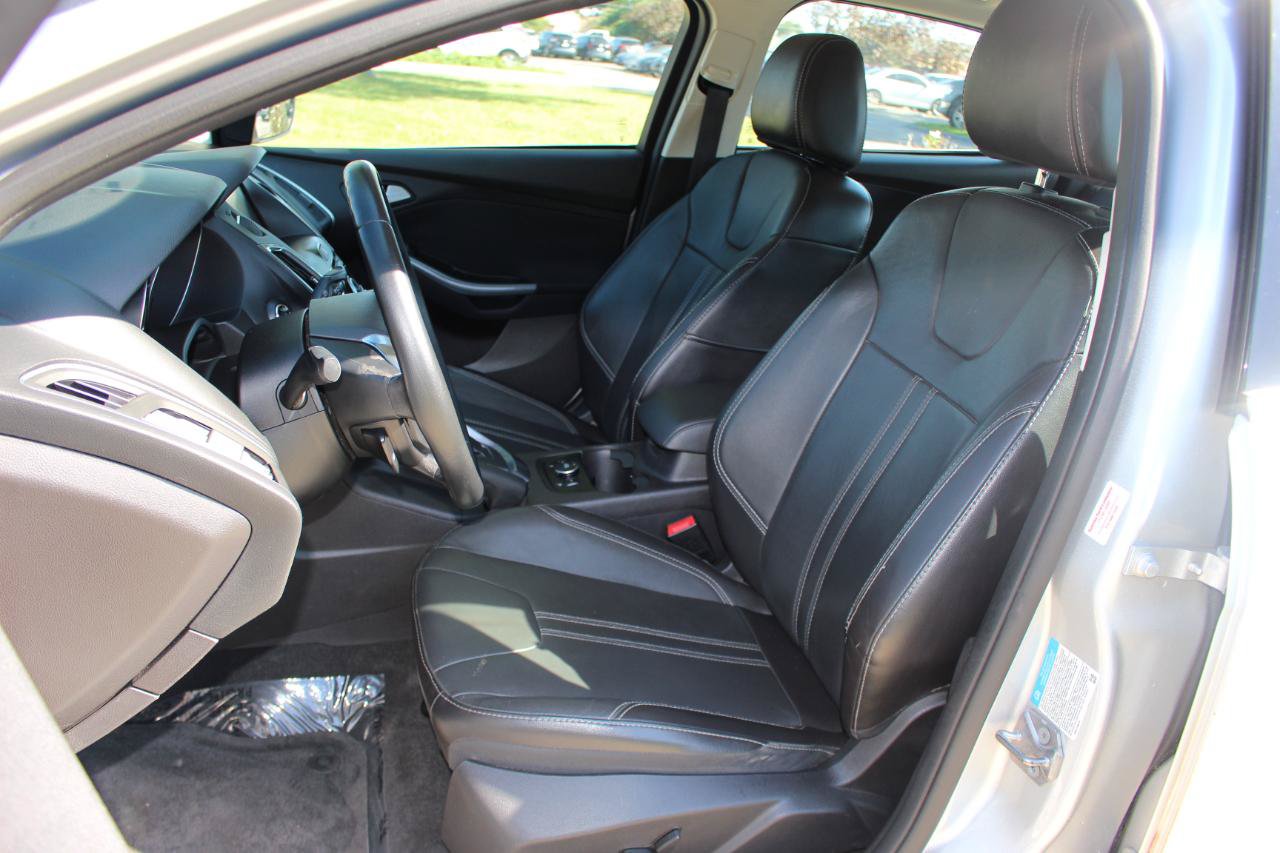 Used 2014 Ford Focus Titanium FWD image 16