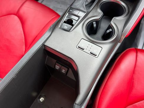 Used 2021 Toyota Camry XSE image 18