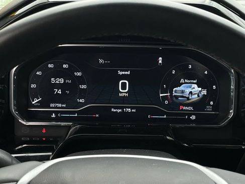 Used 2025 GMC Sierra 1500 SLT image 16