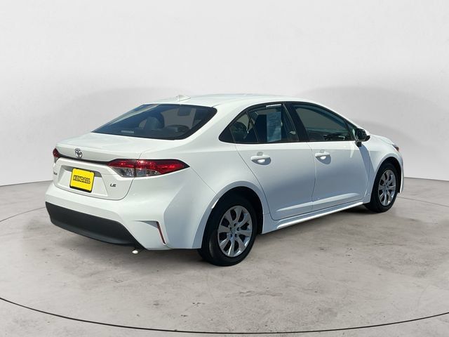Used 2025 Toyota Corolla LE FWD image 5