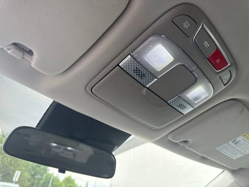 Used 2023 Kia Telluride S AWD/4WD image 32