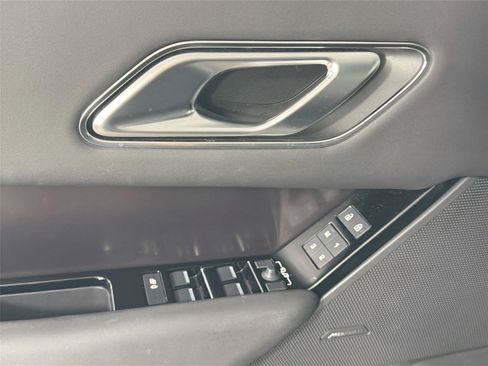 Certified 2026 Land Rover Range Rover Velar Dynamic SE AWD/4WD image 17