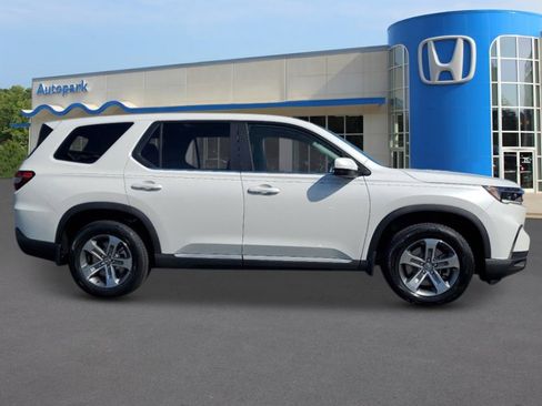 New 2025 Honda Pilot EX-L image 6