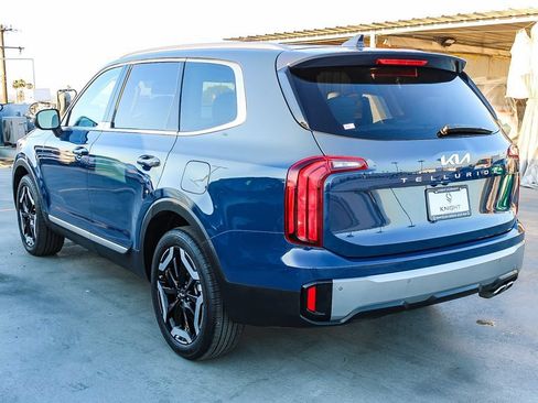 Used 2025 Kia Telluride S FWD image 7