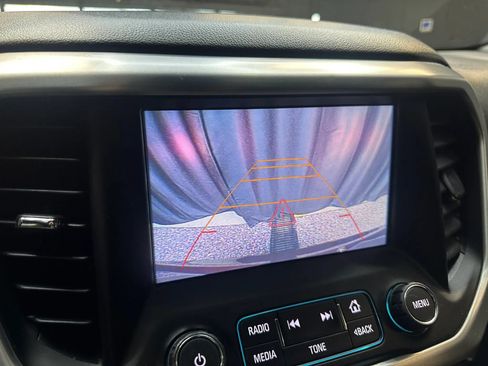 Used 2017 GMC Acadia SLT FWD image 16