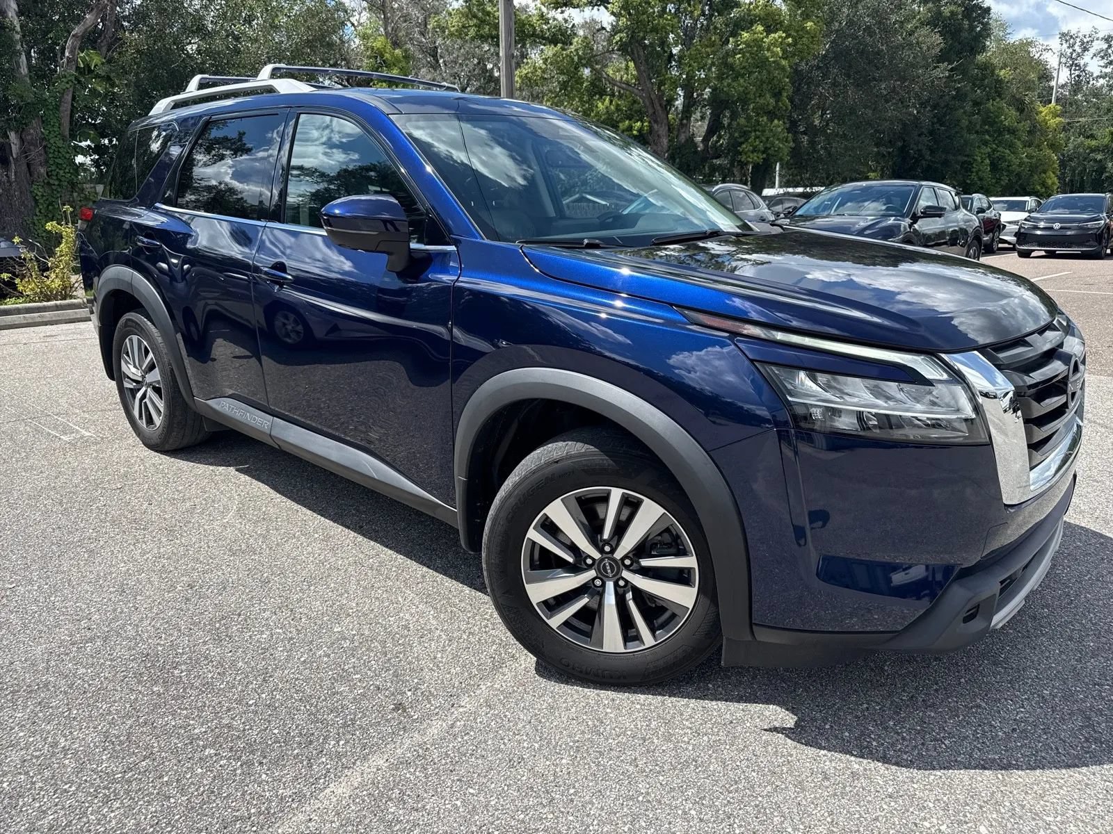 Used 2023 Nissan Pathfinder SL FWD image 6