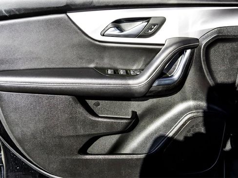 Used 2025 Chevrolet Blazer LT image 10