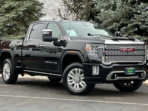 Used 2022 GMC Sierra 3500 Denali image 2