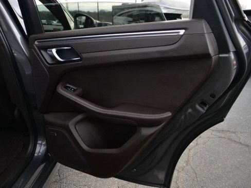 Used 2016 Porsche Macan Turbo image 42