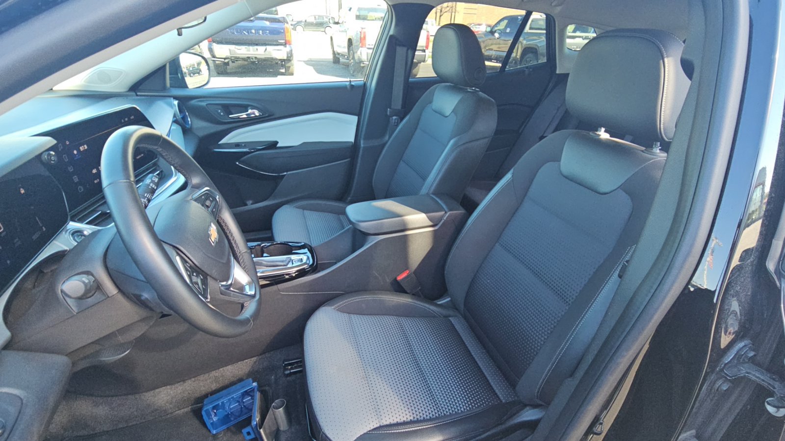 Used 2024 Chevrolet Trax LT w/ Driver Confidence Package FWD image 25