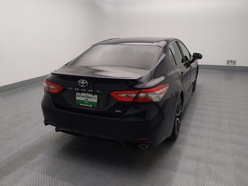 Used 2018 Toyota Camry SE image 7