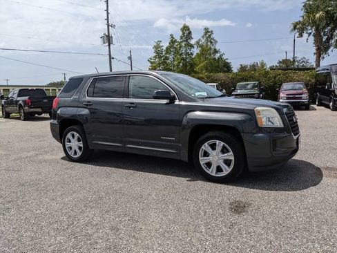 Used 2017 GMC Terrain SLE FWD image 2