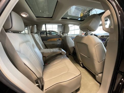 Used 2013 Lincoln MKX FWD image 19