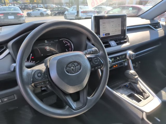 Used 2024 Toyota RAV4 XLE FWD image 25