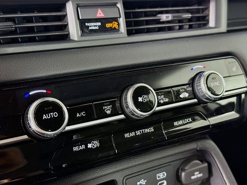 New 2025 Honda Pilot EX-L image 17