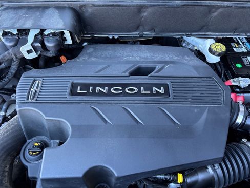 Used 2019 Lincoln Nautilus Reserve image 22