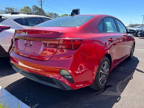 Used 2024 Kia Forte LXS w/ LXS Technology Package image 4