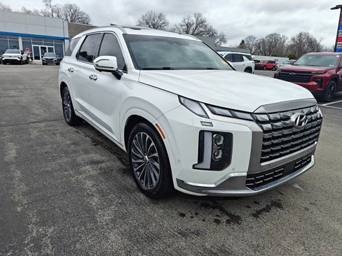 Used 2024 Hyundai Palisade Calligraphy image 3