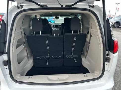 Used 2024 Chrysler Voyager LX FWD image 22