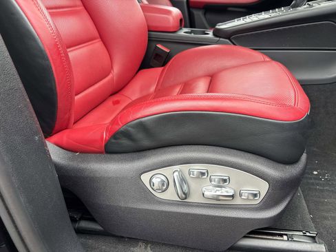 Used 2021 Porsche Macan GTS image 11