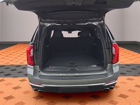 Used 2025 GMC Yukon XL Denali image 15