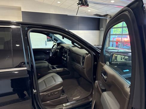 Used 2020 GMC Sierra 1500 Denali w/ Denali Ultimate Package AWD/4WD image 12