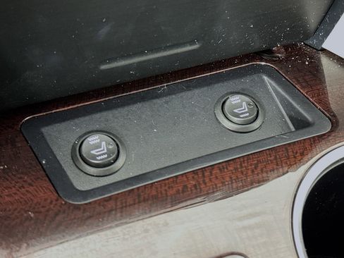 Used 2013 Toyota Camry XLE FWD image 18