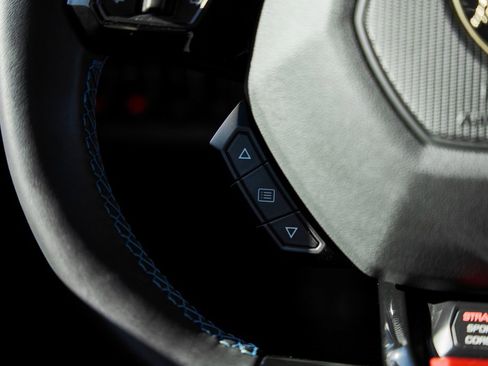 Used 2023 Lamborghini Huracan Tecnica image 45