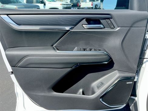 New 2025 GMC Acadia Elevation image 19