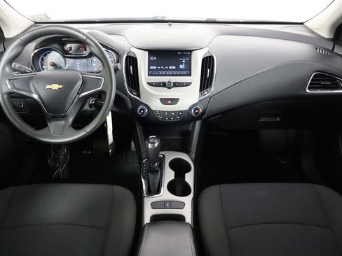 Used 2017 Chevrolet Cruze LS FWD image 10