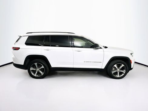 Used 2023 Jeep Grand Cherokee L Limited w/ Luxury Tech Group II image 10