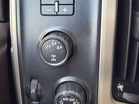 Used 2016 GMC Sierra 2500 Denali w/ Duramax Plus Package AWD/4WD image 21