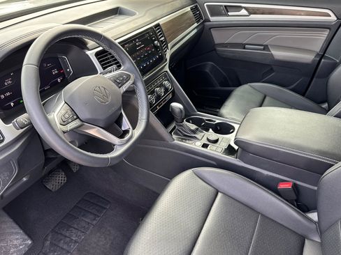 Used 2023 Volkswagen Atlas SE w/ Panoramic Sunroof Package image 10