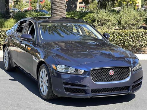 Used 2019 Jaguar XE image 22
