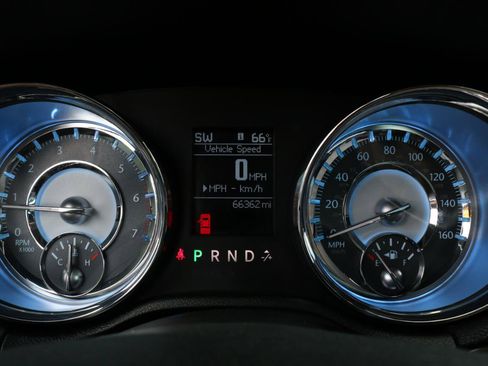 Used 2011 Chrysler 300 C AWD/4WD image 28