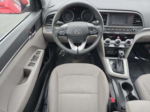 Used 2019 Hyundai Elantra SE image 27