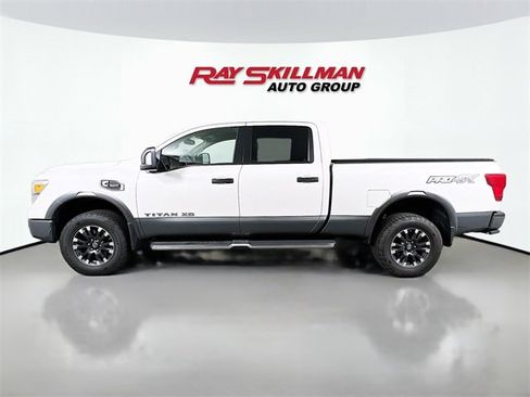 Used 2019 Nissan Titan PRO-4X w/ Pro-4x Convenience Package image 4