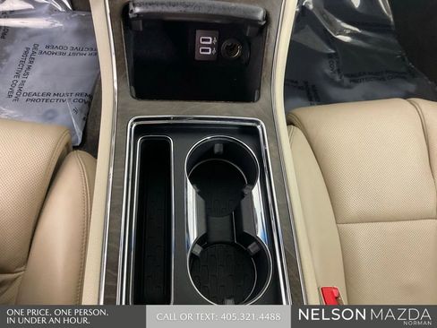 Used 2017 Lincoln Continental Select w/ Technology Package FWD image 37