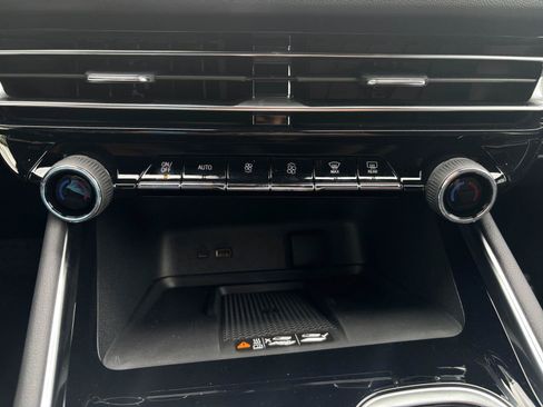 New 2026 Chevrolet Traverse RS AWD/4WD image 12