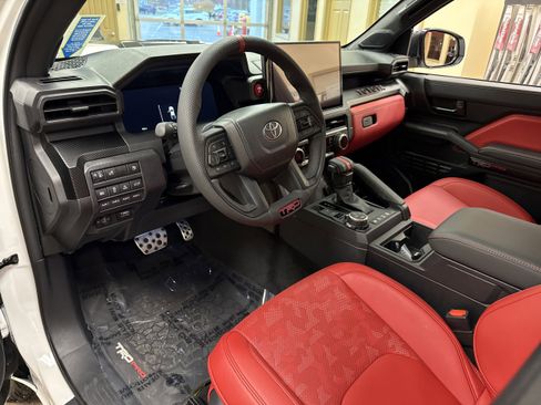 Used 2025 Toyota Tacoma TRD Pro image 31