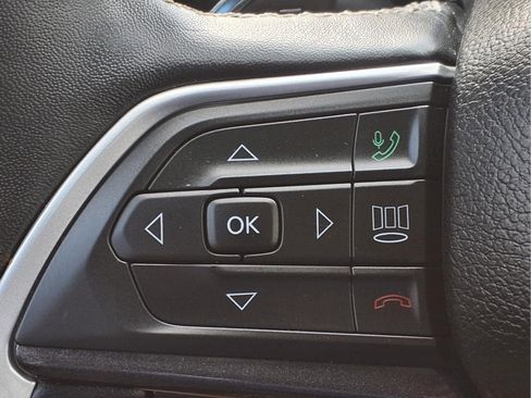 Used 2022 Jeep Grand Cherokee Altitude image 16