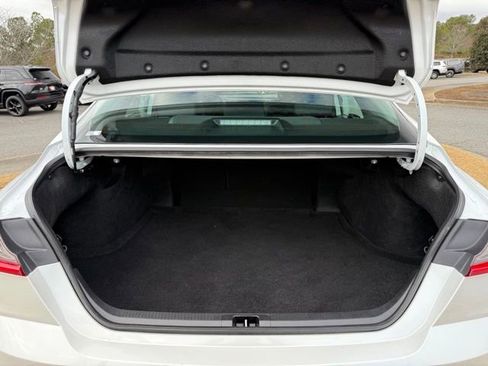 Used 2025 Toyota Camry XLE w/ Premium Plus Package image 30